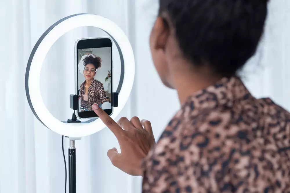 Powerful Connections: Revolutionizing Your Brand Through Influencer Marketing